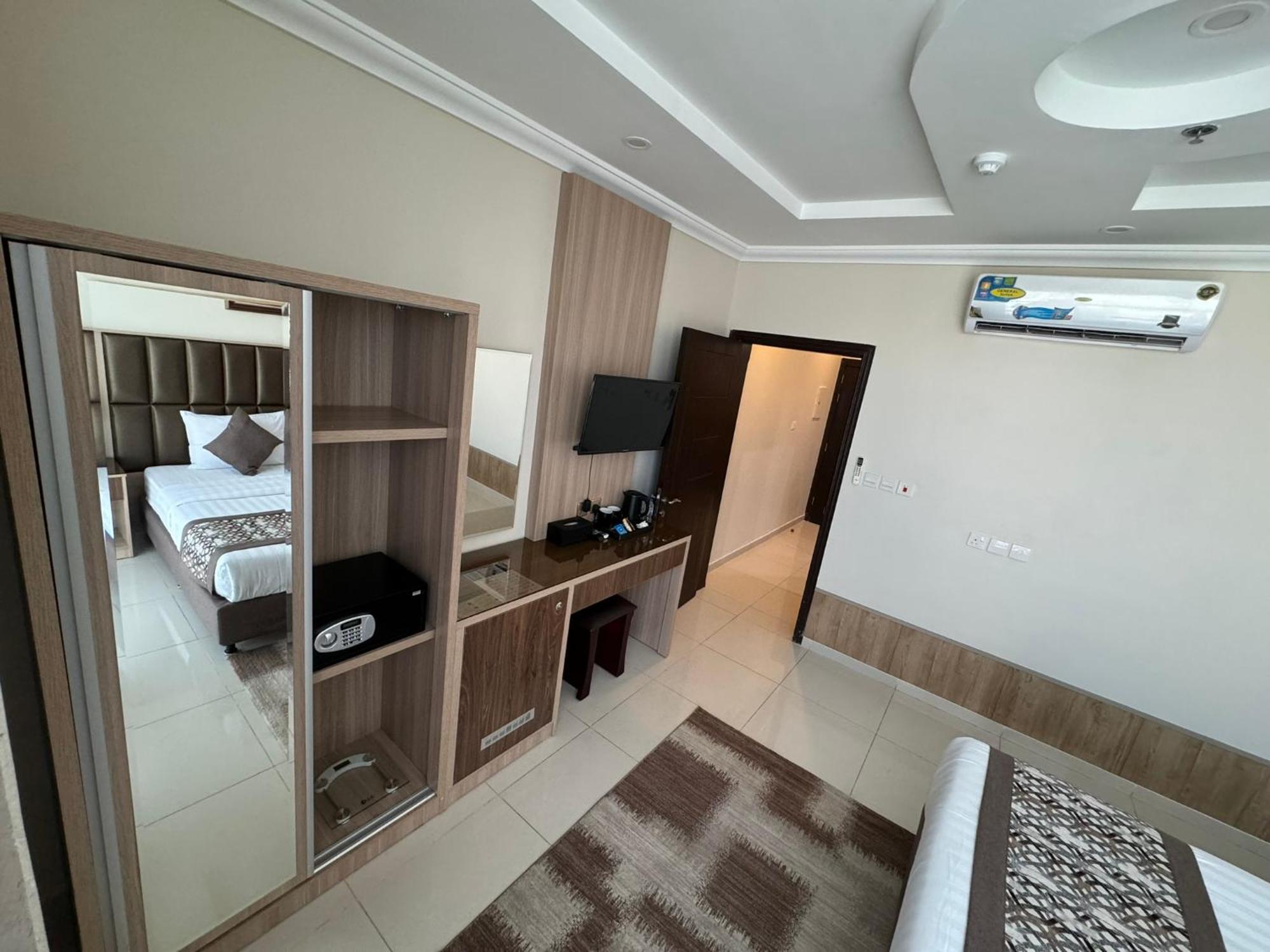 Primotel Suites As Salamah Джеда Екстериор снимка